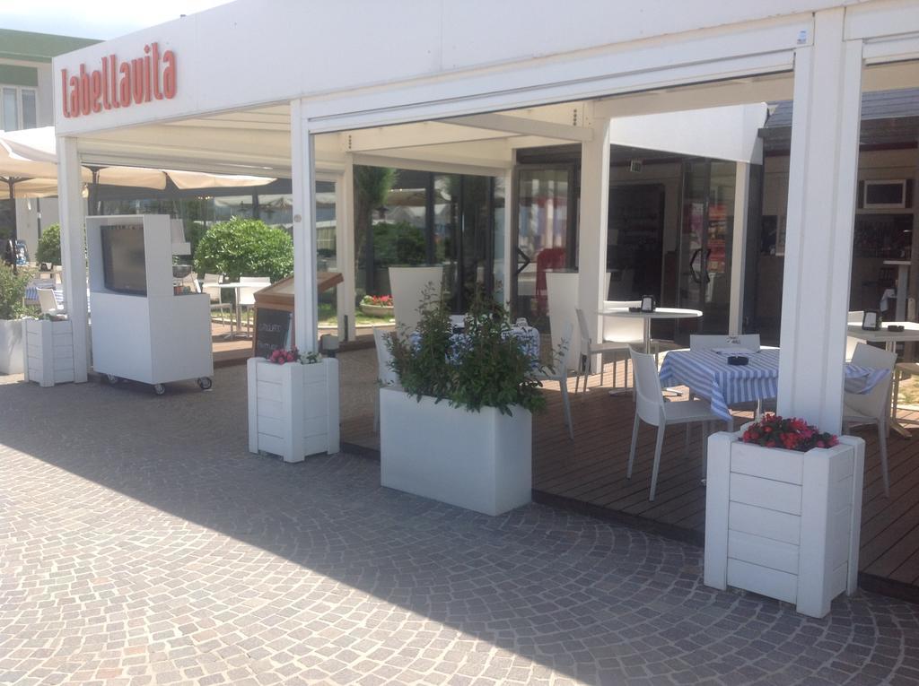 Astoria Hotel Pesaro Exterior photo