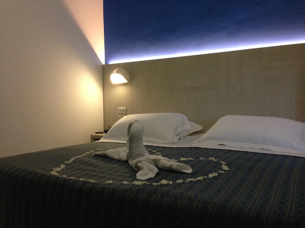 Astoria Hotel Pesaro Exterior photo