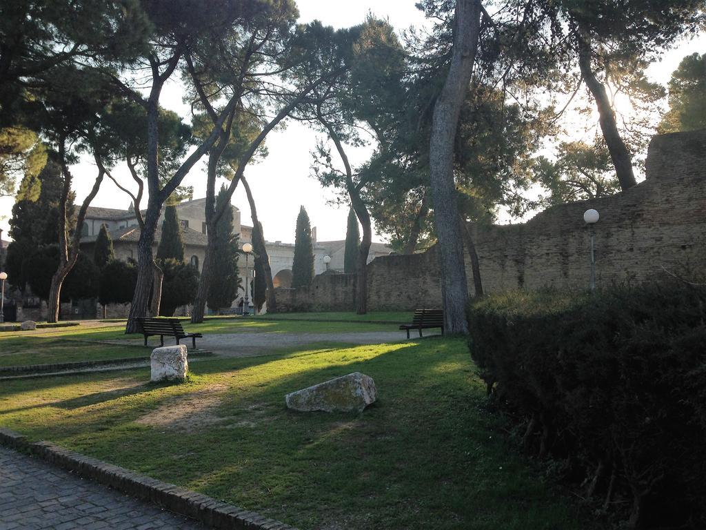 Astoria Hotel Pesaro Exterior photo