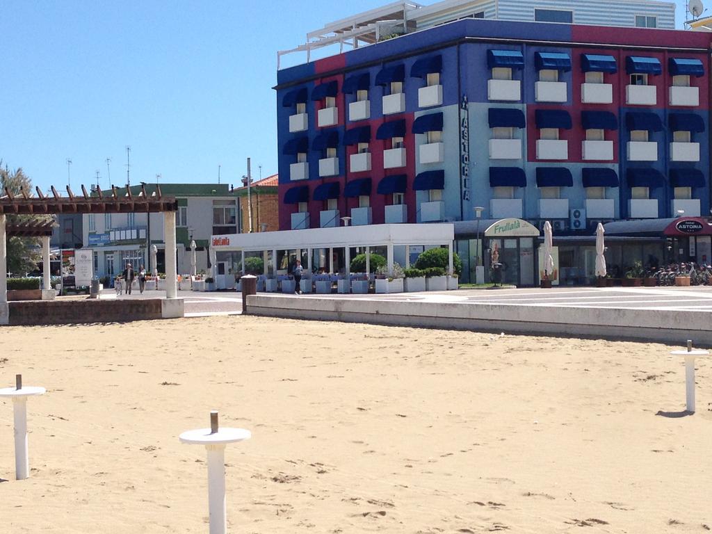 Astoria Hotel Pesaro Exterior photo